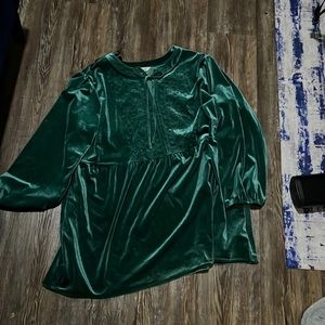 Green pioneer woman top